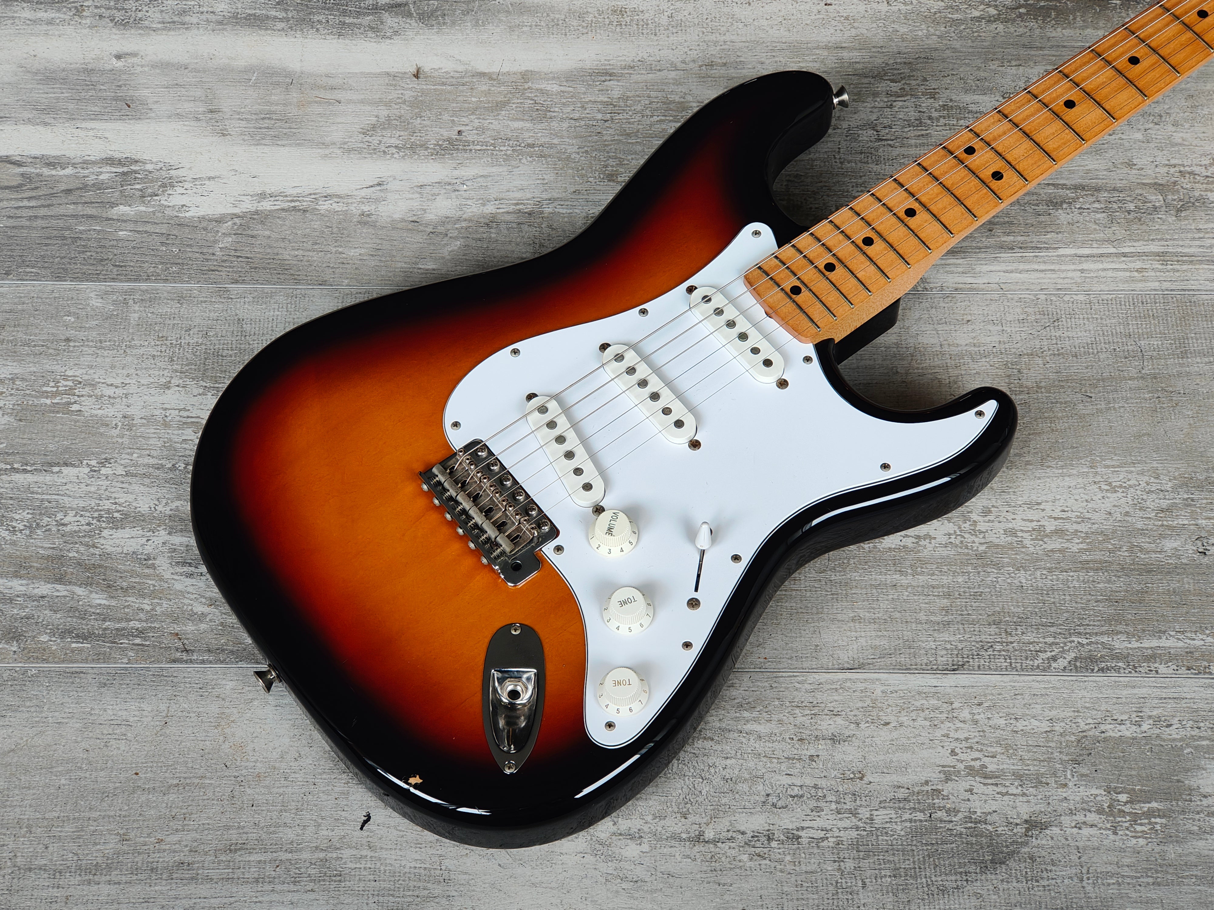 2005 Fender Japan ST-STD Stratocaster Standard (Sunburst)