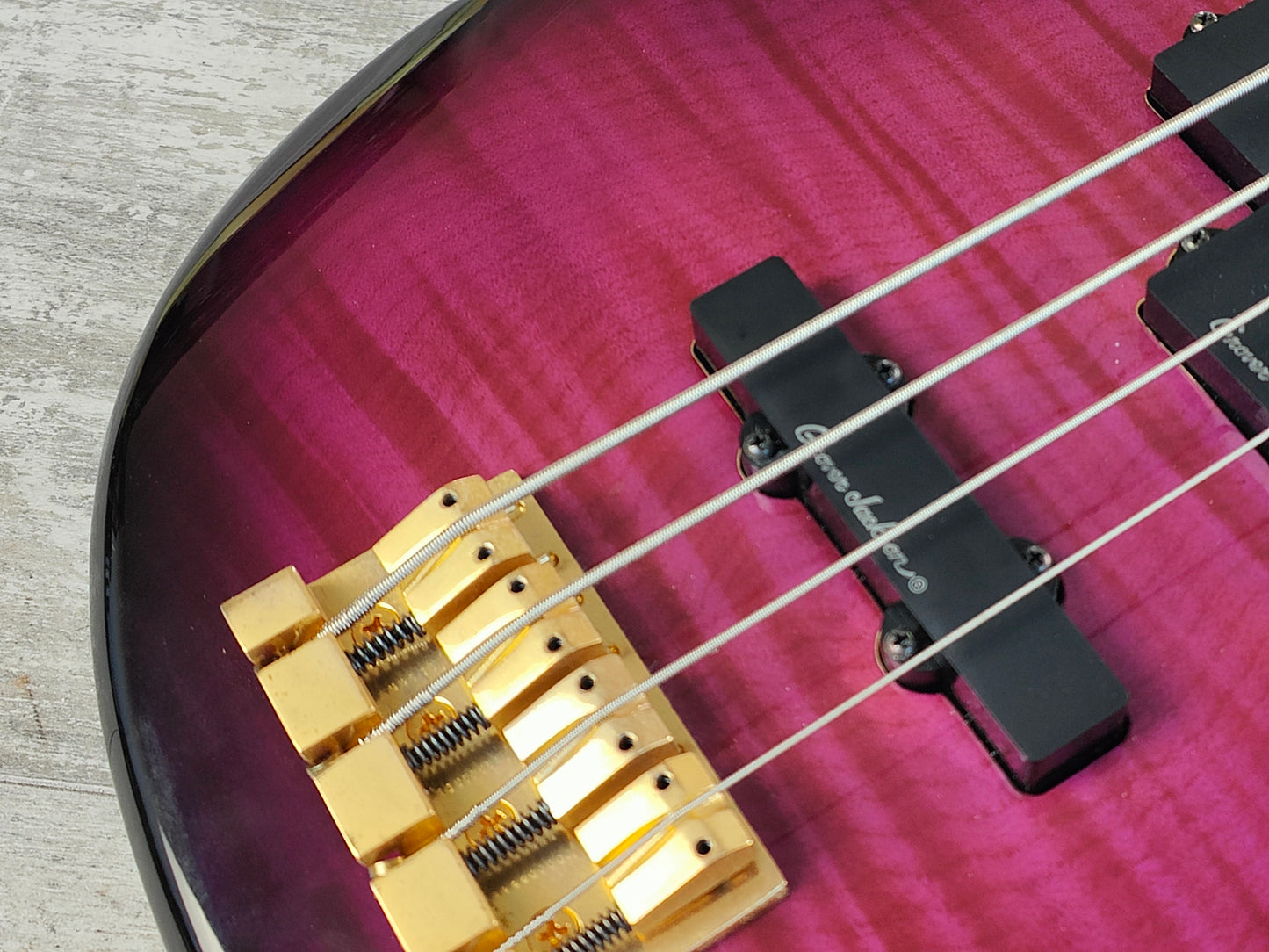 2000's Grover Jackson PJ Medium Scale Bass (Purple Burst)