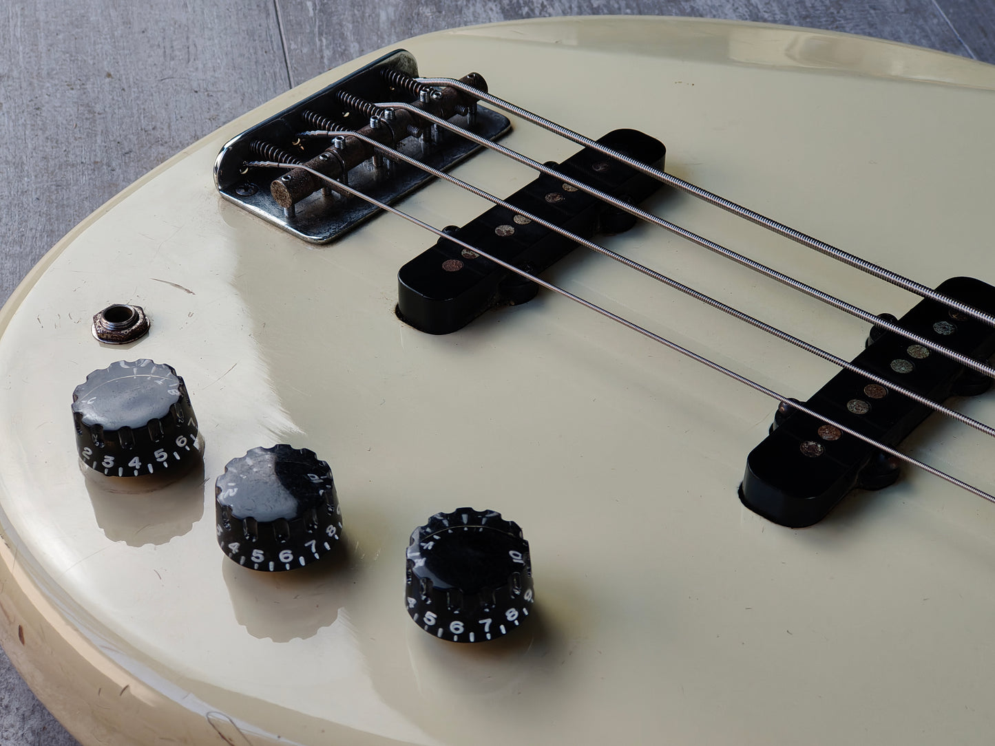 1984 Yamaha Japan BB-V Broad Bass (Aged White)