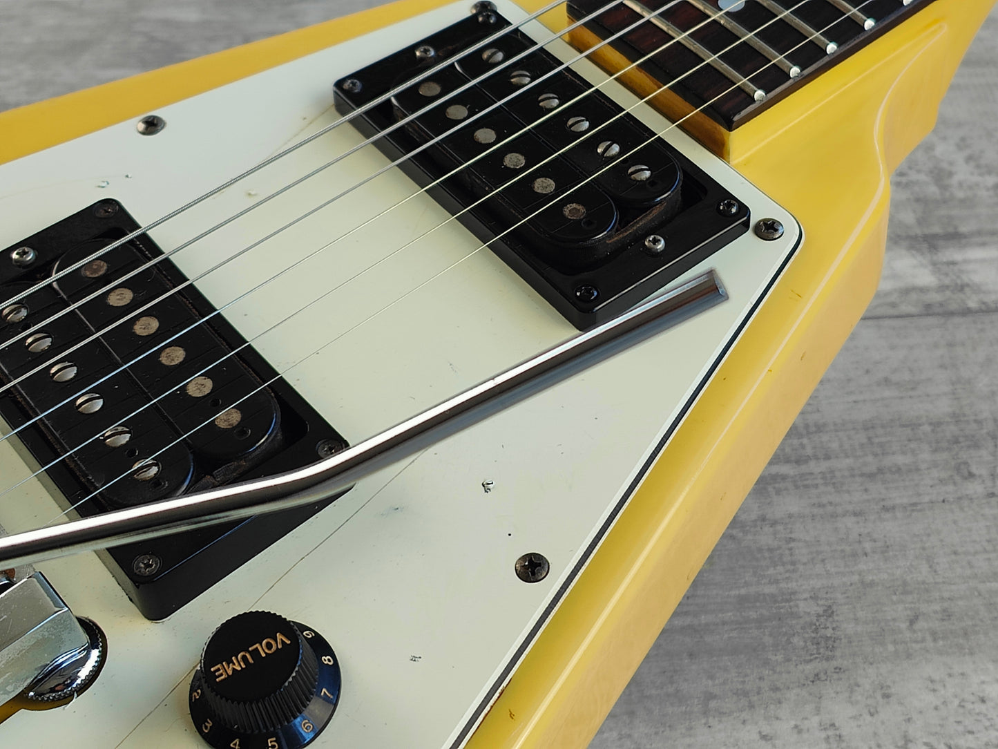 1984 Greco FV105K '67 Reissue Flying V w/Kahler Tremolo (Vintage White)