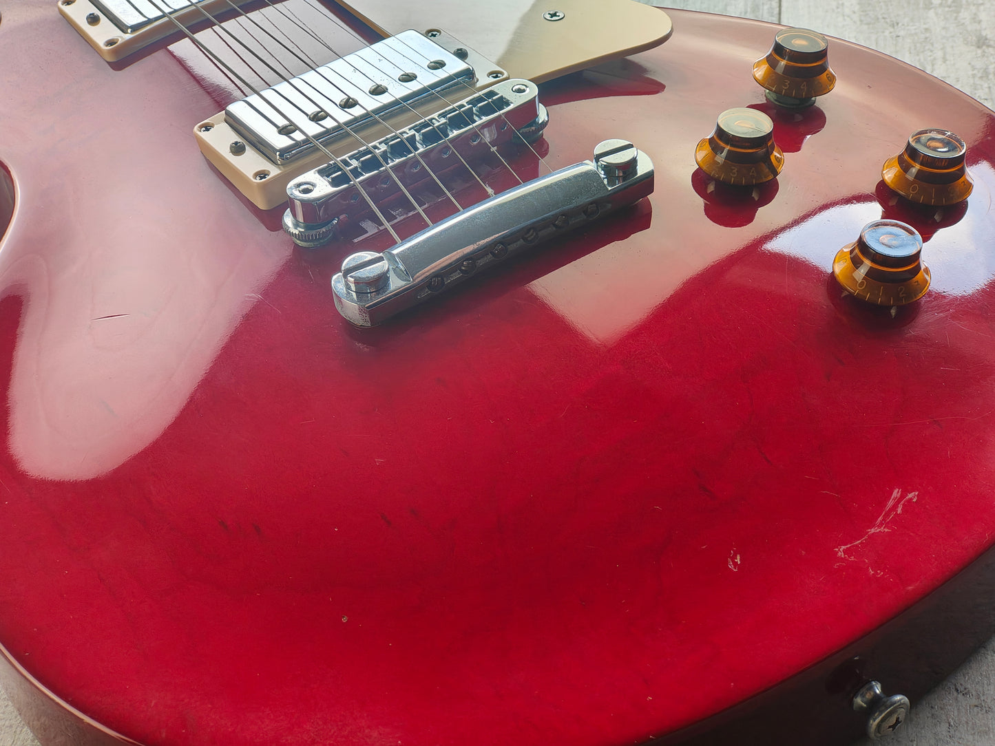 1998 Gibson USA "Japanese Market" Les Paul (Ruby Red)