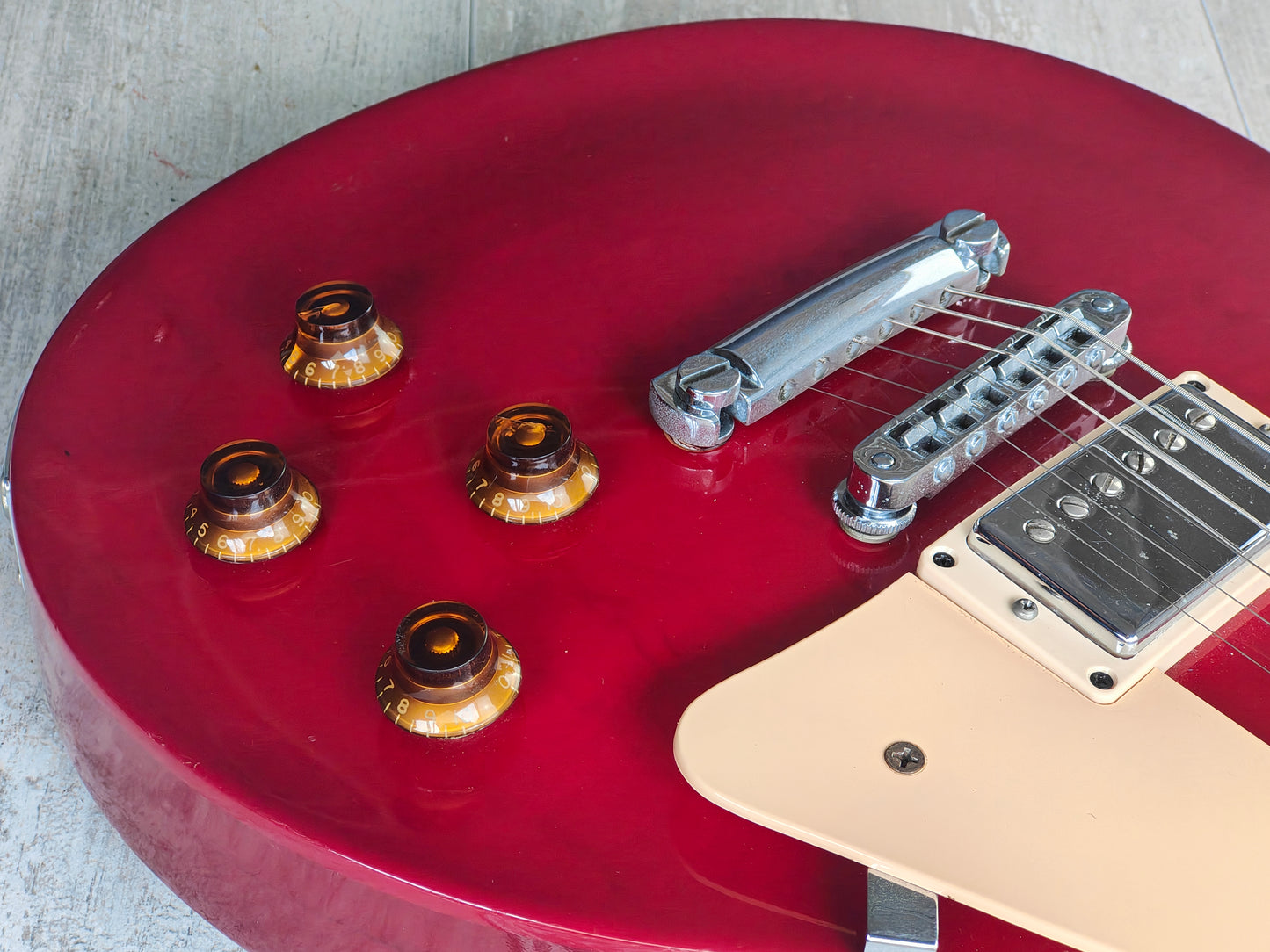 1998 Gibson USA "Japanese Market" Les Paul (Ruby Red)