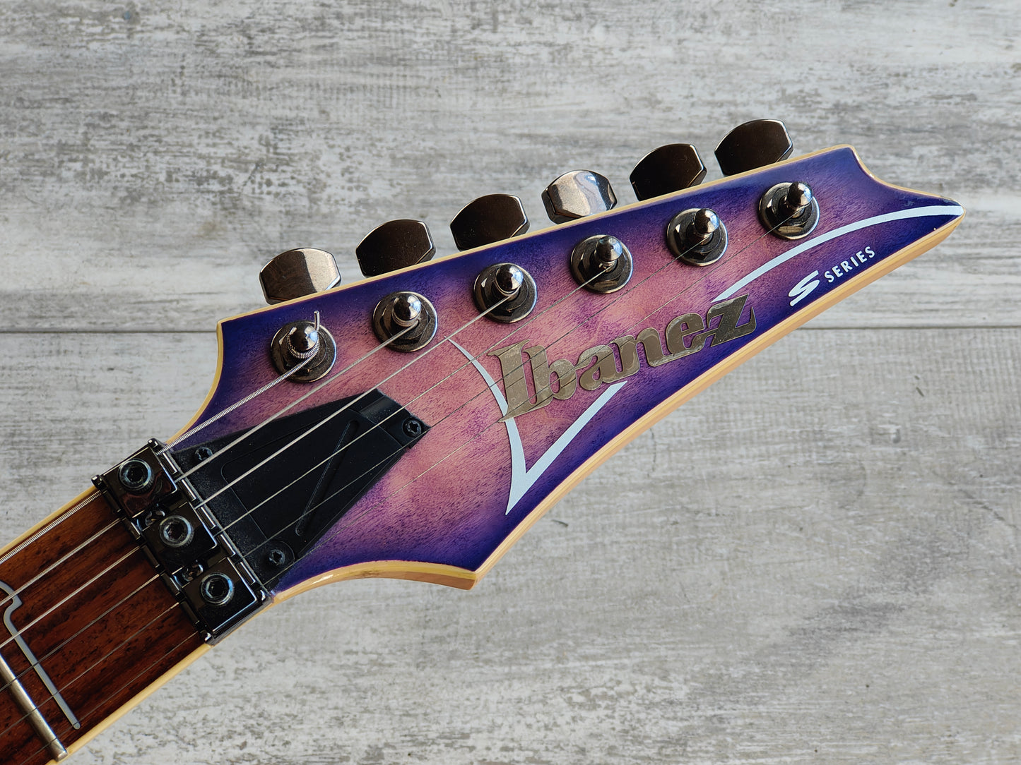 2012 Ibanez S570DXQM S Series HSH Superstrat w/Seymour Duncans (Quilted Purple Burst)