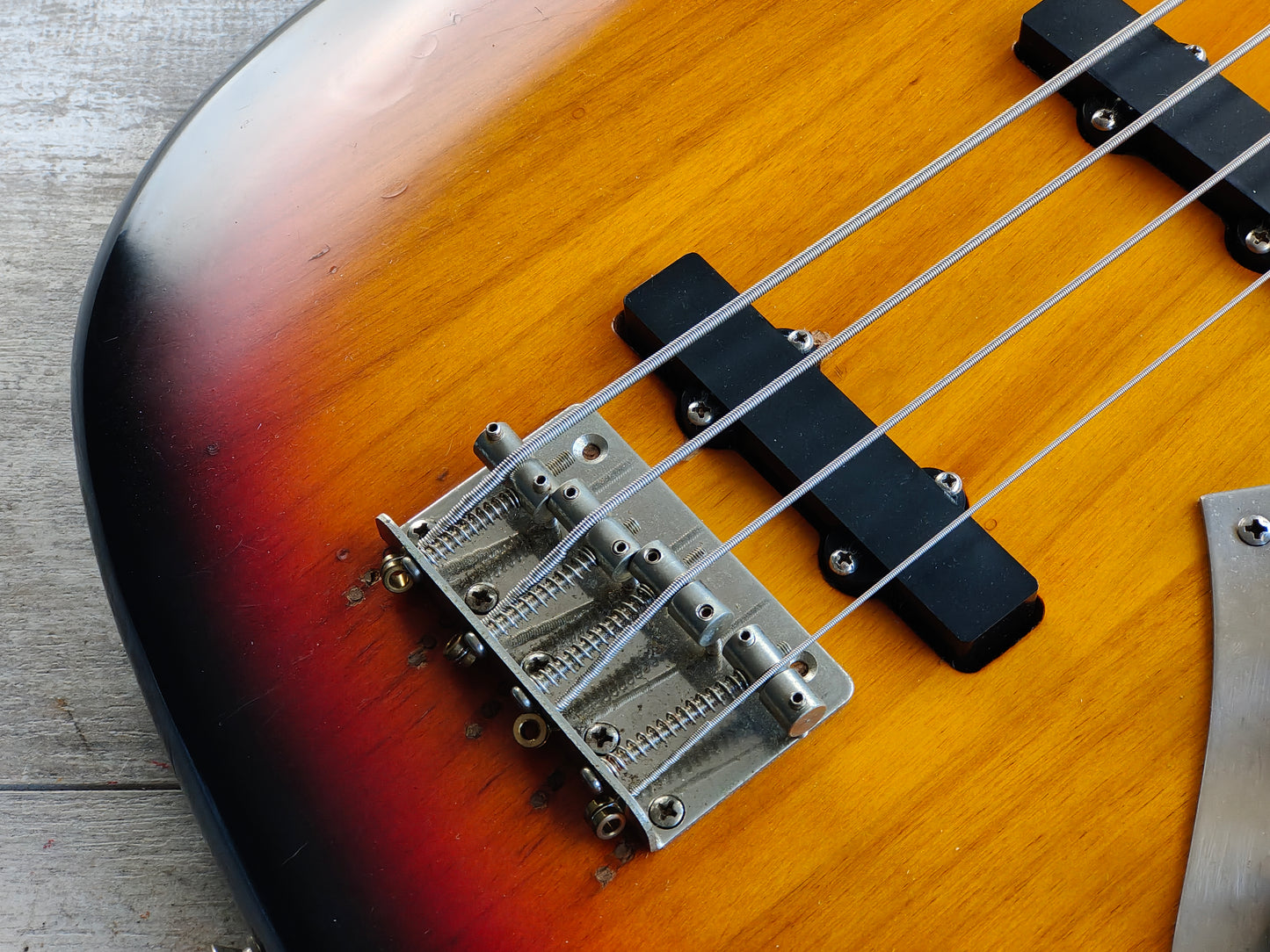 1980 Fernandes Japan Jazz Bass (Sunburst)