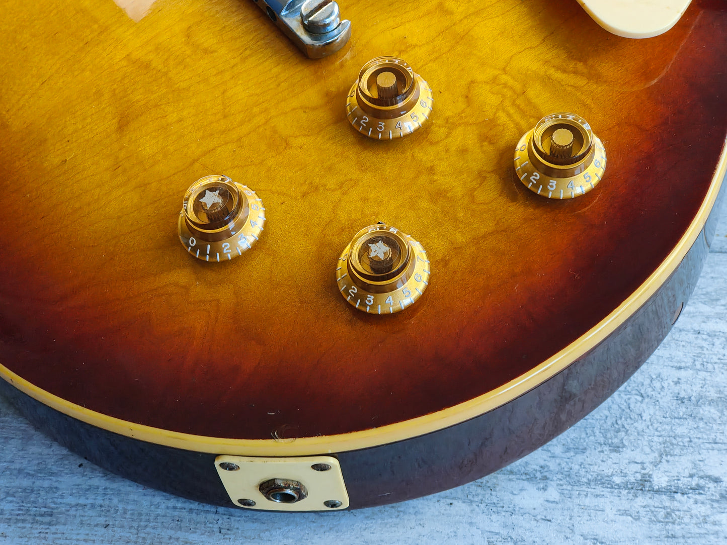 1977 Greco Japan EG-700 Les Paul Standard (Brown Sunburst)