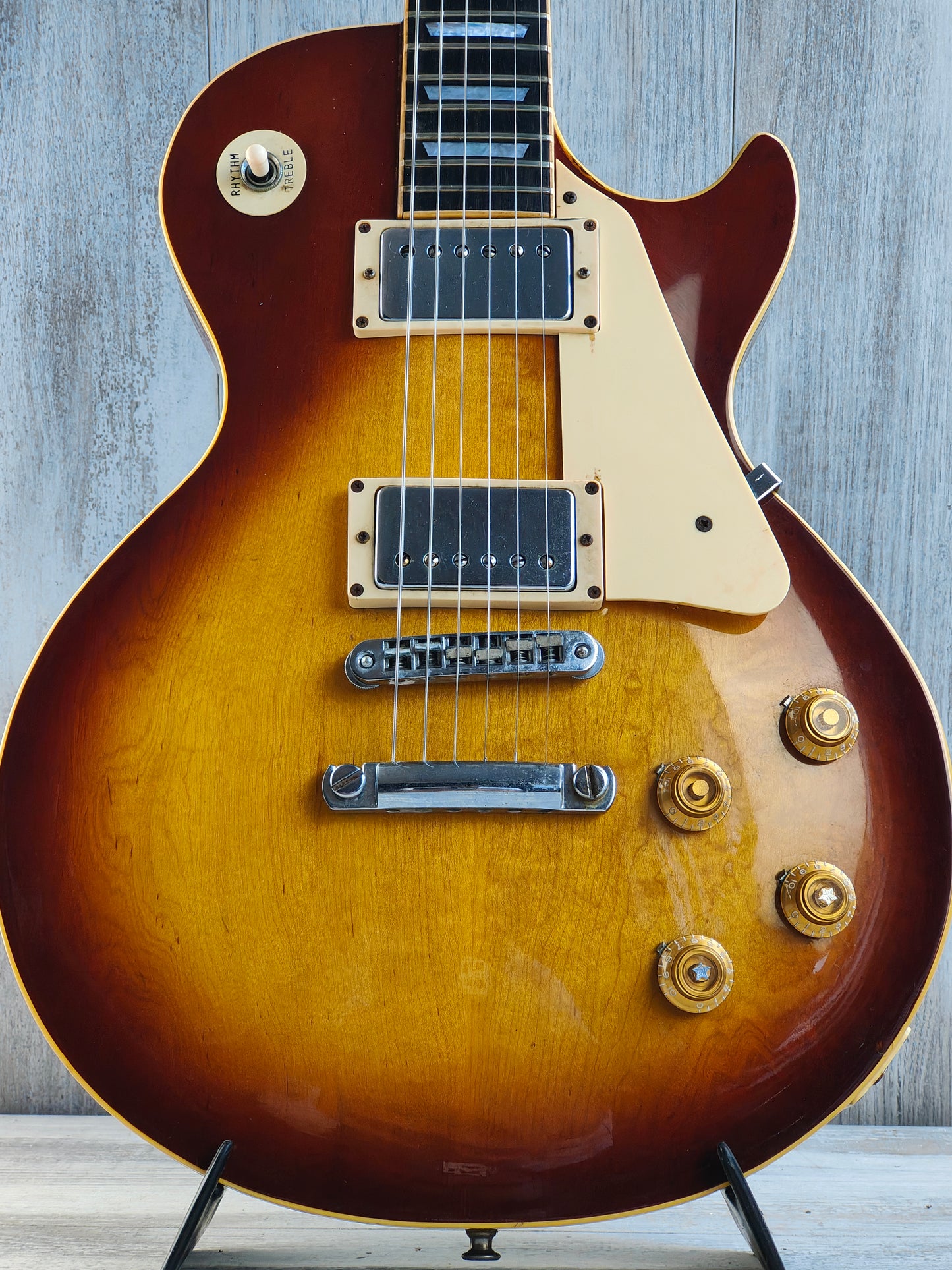 1977 Greco Japan EG-700 Les Paul Standard (Brown Sunburst)