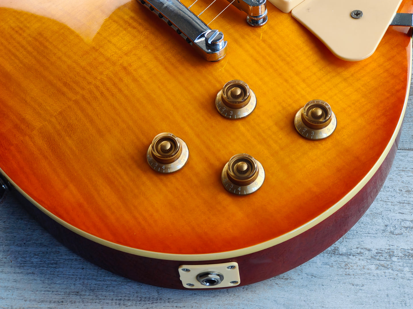 Blitz by Aria Pro II Leopard Les Paul Standard (Honeyburst)