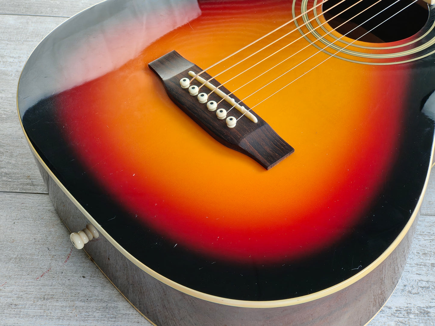 S. Yairi YM-17/VS Parlor Acoustic Guitar (Sunburst)