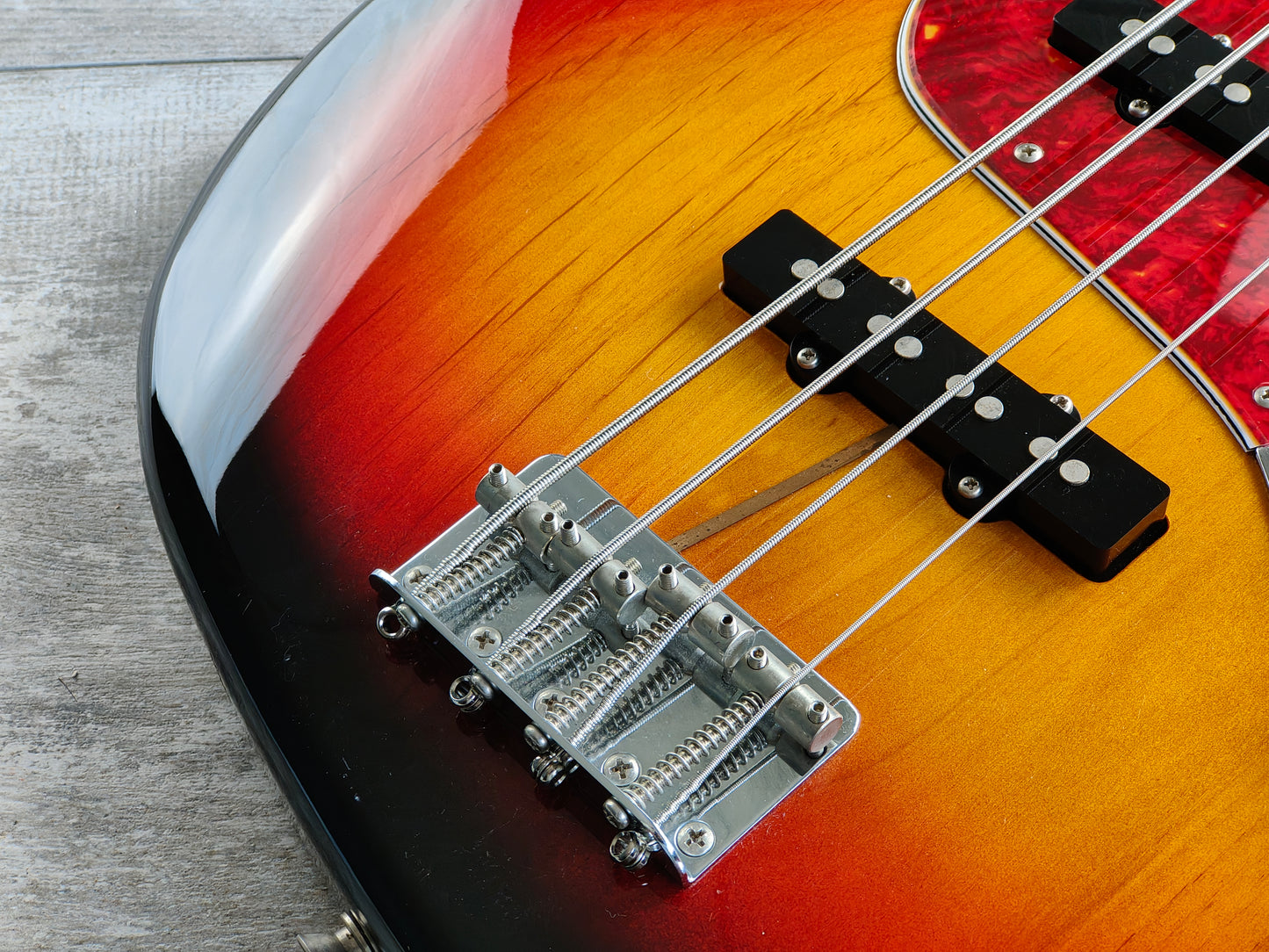 2000 Fender Japan (by Tokai) JB62-58 '62 Reissue Jazz Bass (Sunburst)