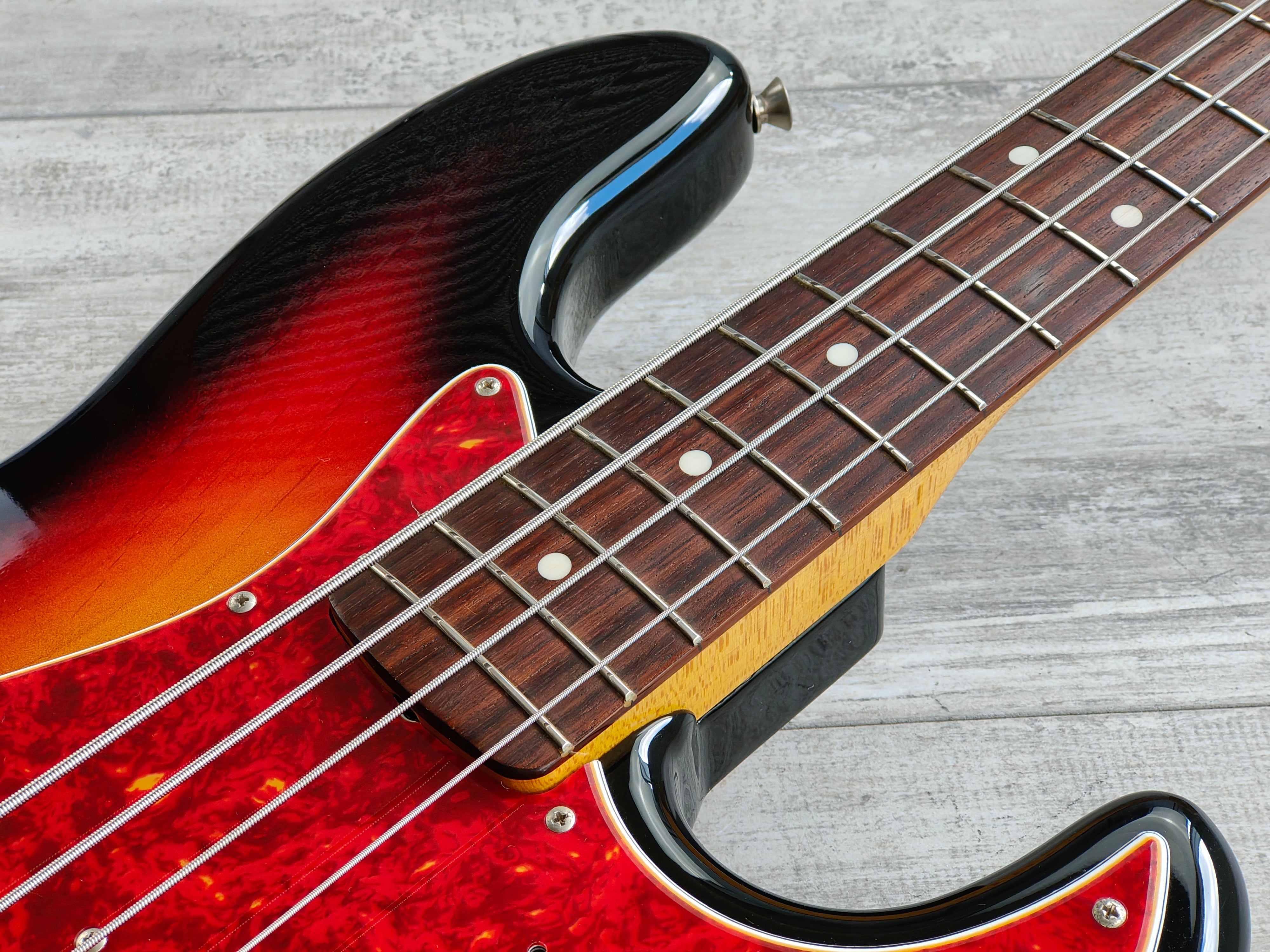 2000 Fender Japan (by Tokai) JB62-58 '62 Reissue Jazz Bass (Sunburst) –  Cool Old Guitars