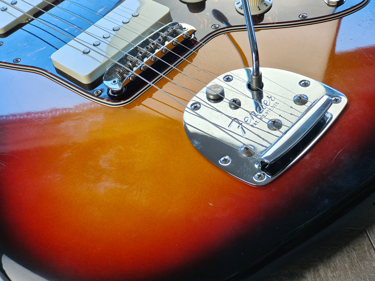 2015 Fender USA American Vintage '65 Reissue Jazzmaster (Sunburst)