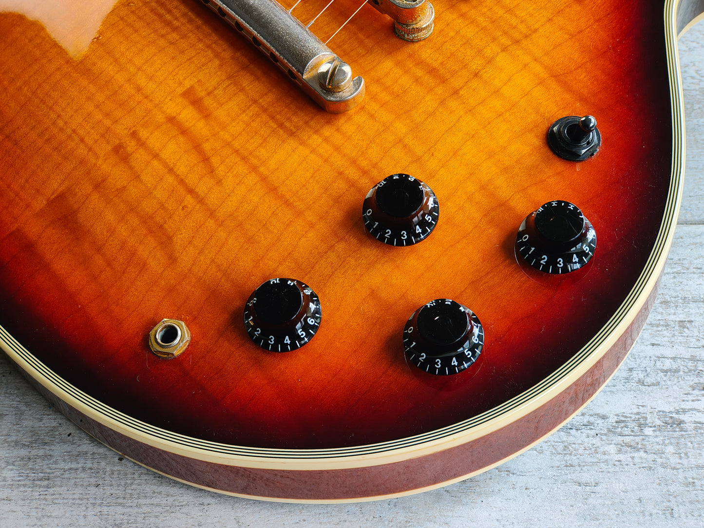 1997 Burny Japan LS-135 Single Cutaway (Flamed Brown Sunburst)