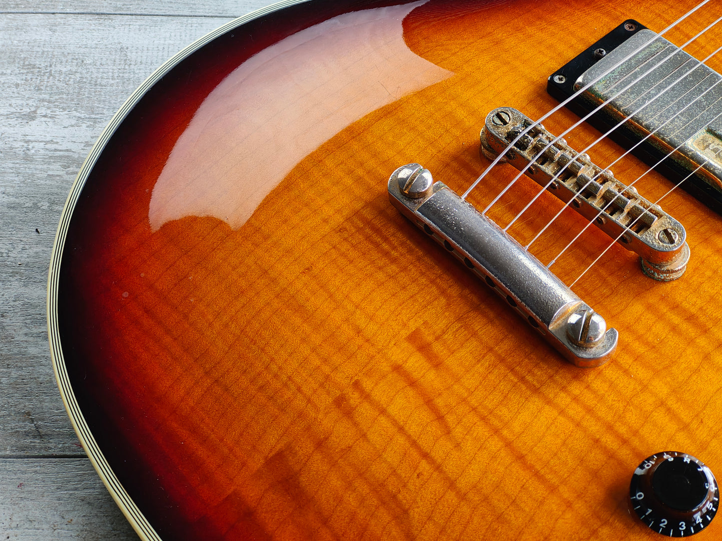 1997 Burny Japan LS-135 Single Cutaway (Flamed Brown Sunburst)