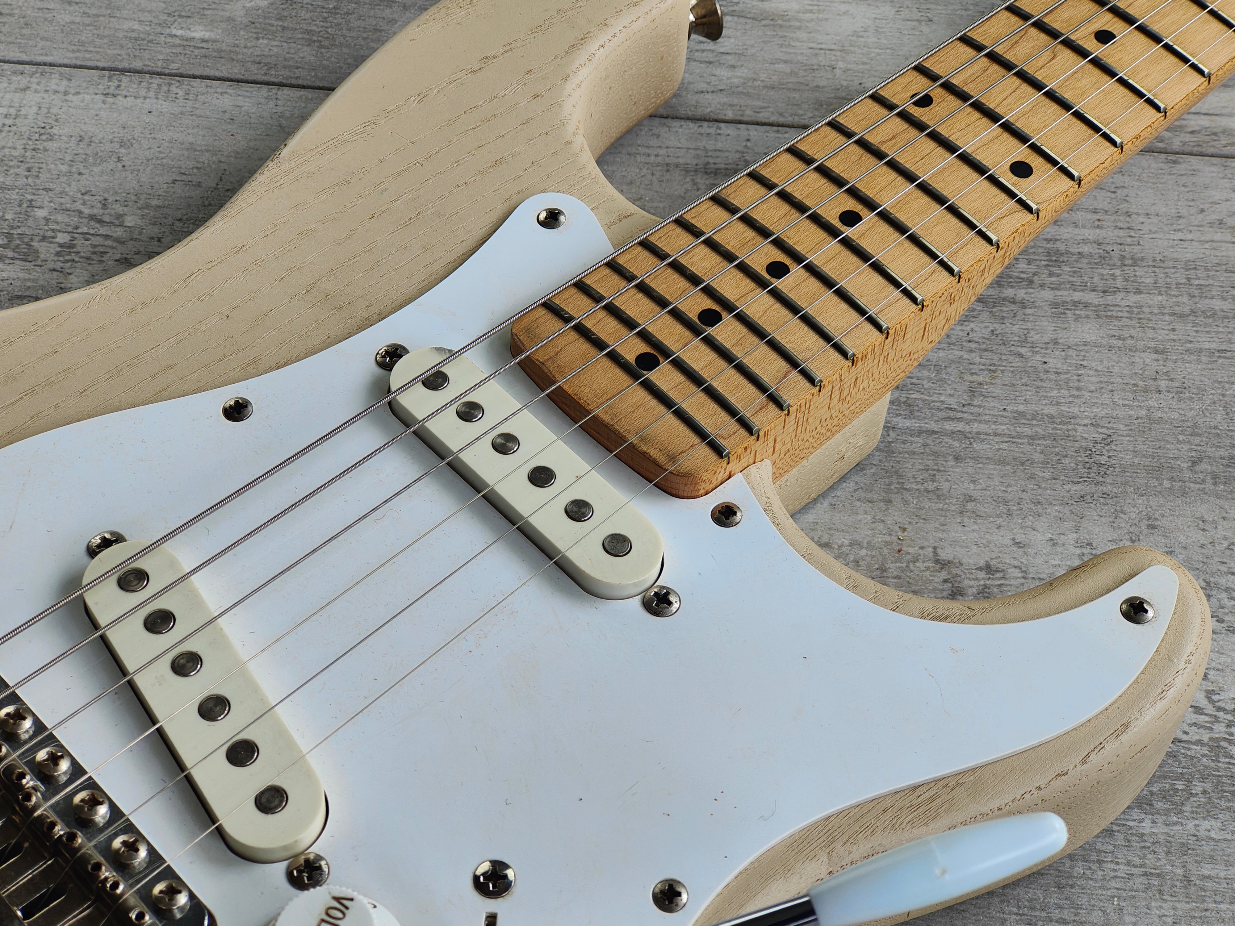 1992 Fender Japan MST-32 Mini Stratocaster (White Ash) – Cool Old Guitars