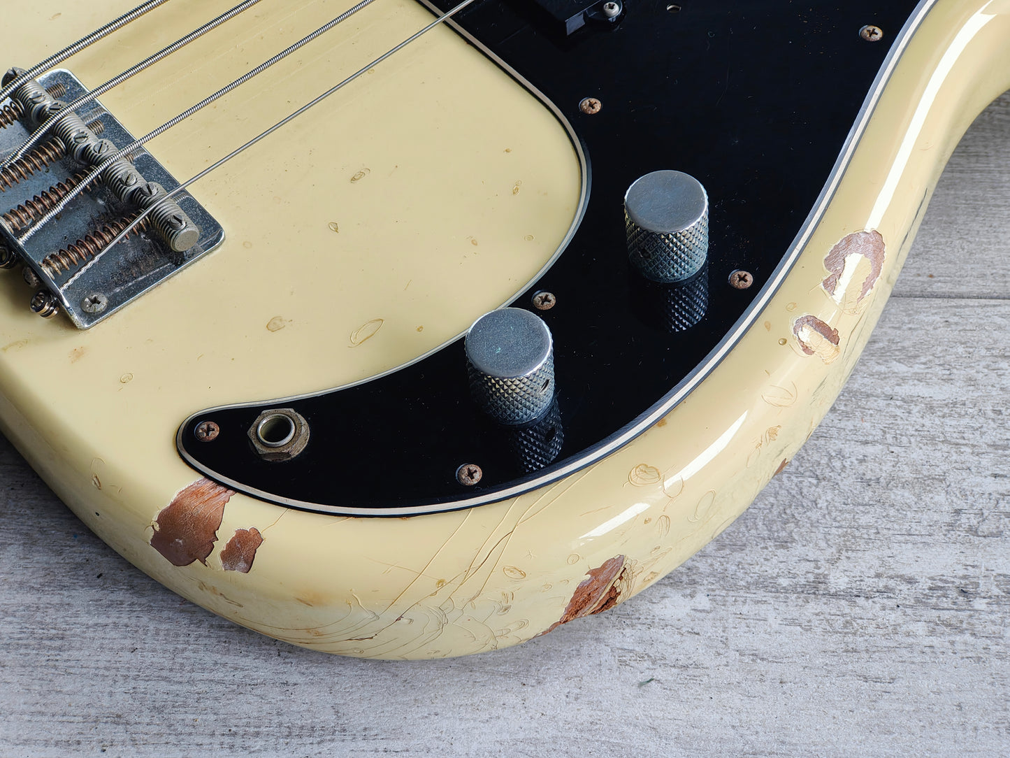 1993 Fender Japan PB70-75 '70 Reissue Precision Bass (Vintage White)