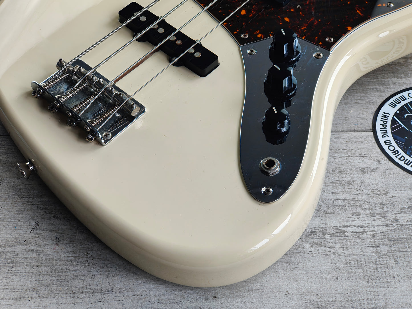 2010 Fender Japan JB62 '62 Reissue Jazz Bass (Vintage White)