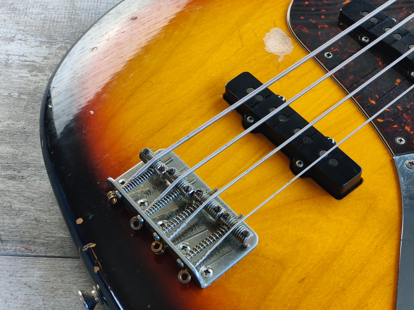 2006 Navigator (by ESP Japan) NJB-280LTD Jazz Bass (Sunburst)