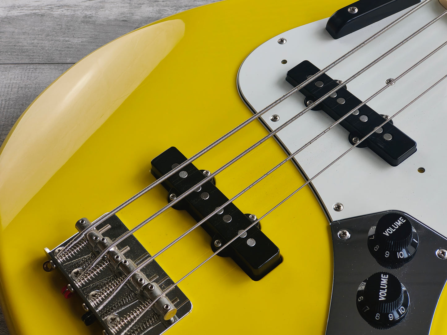 2022 Fender Japan Limited Edition "International Colour" Jazz Bass (Monaco Yellow)