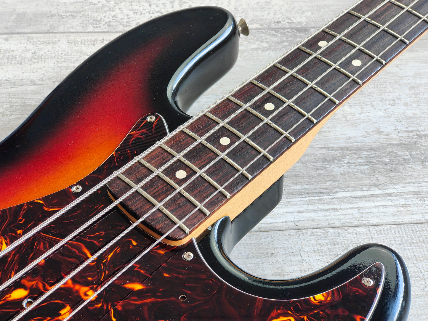 2005 Fender USA American Standard Jazz Bass (Sunburst)