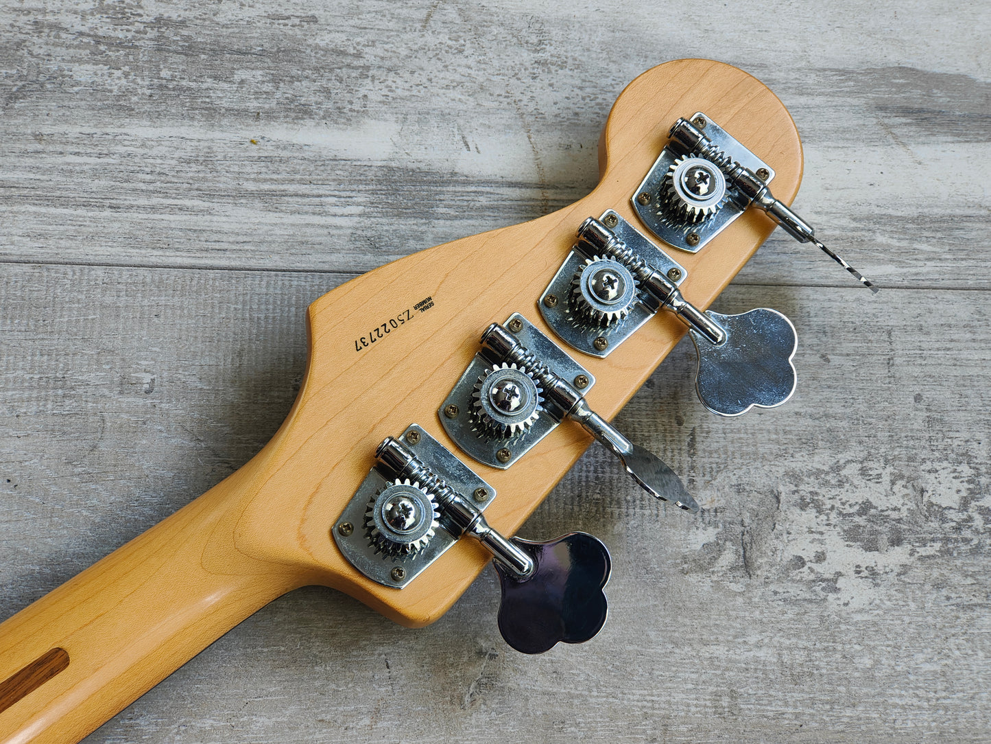 2005 Fender USA American Standard Jazz Bass (Sunburst)