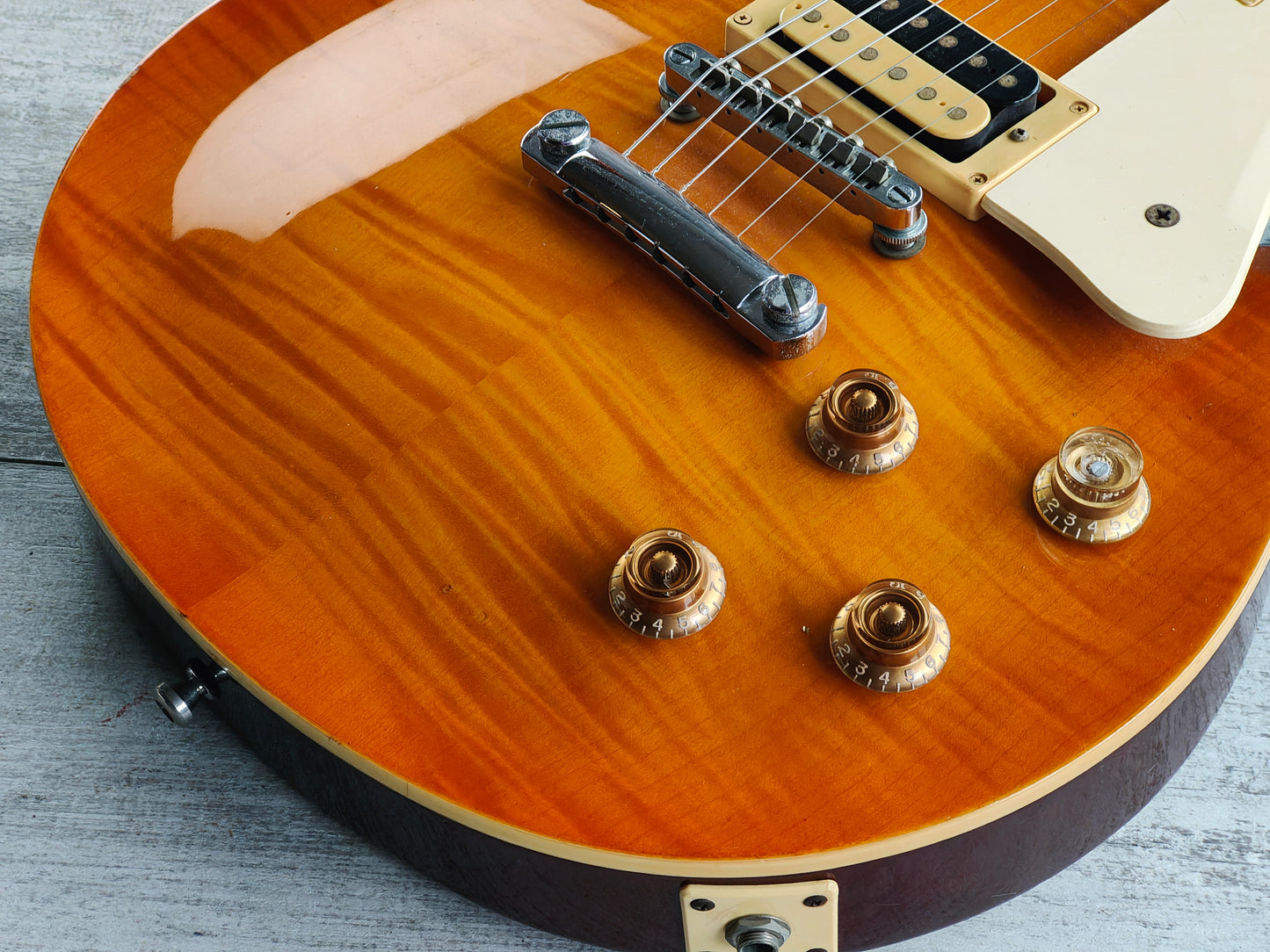 1990's Tokai Love Rock Les Paul Standard (Honeyburst)