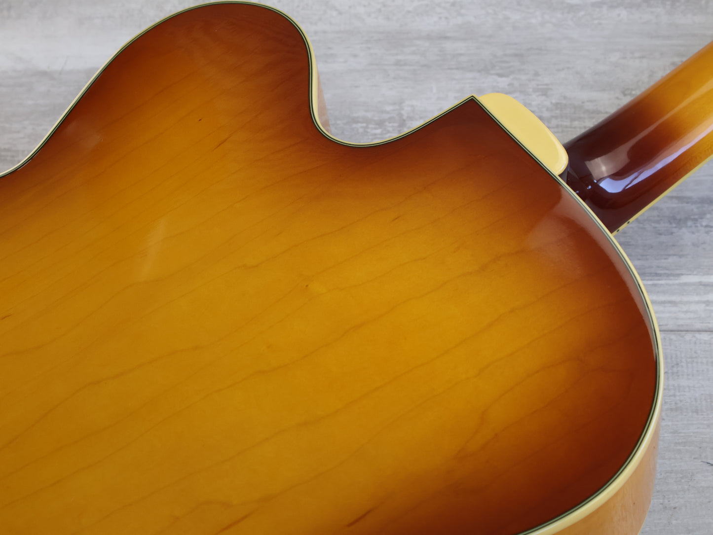 2005 Aria Pro II FA-700 Jazzbox Hollowbody Guitar (Honey Burst)