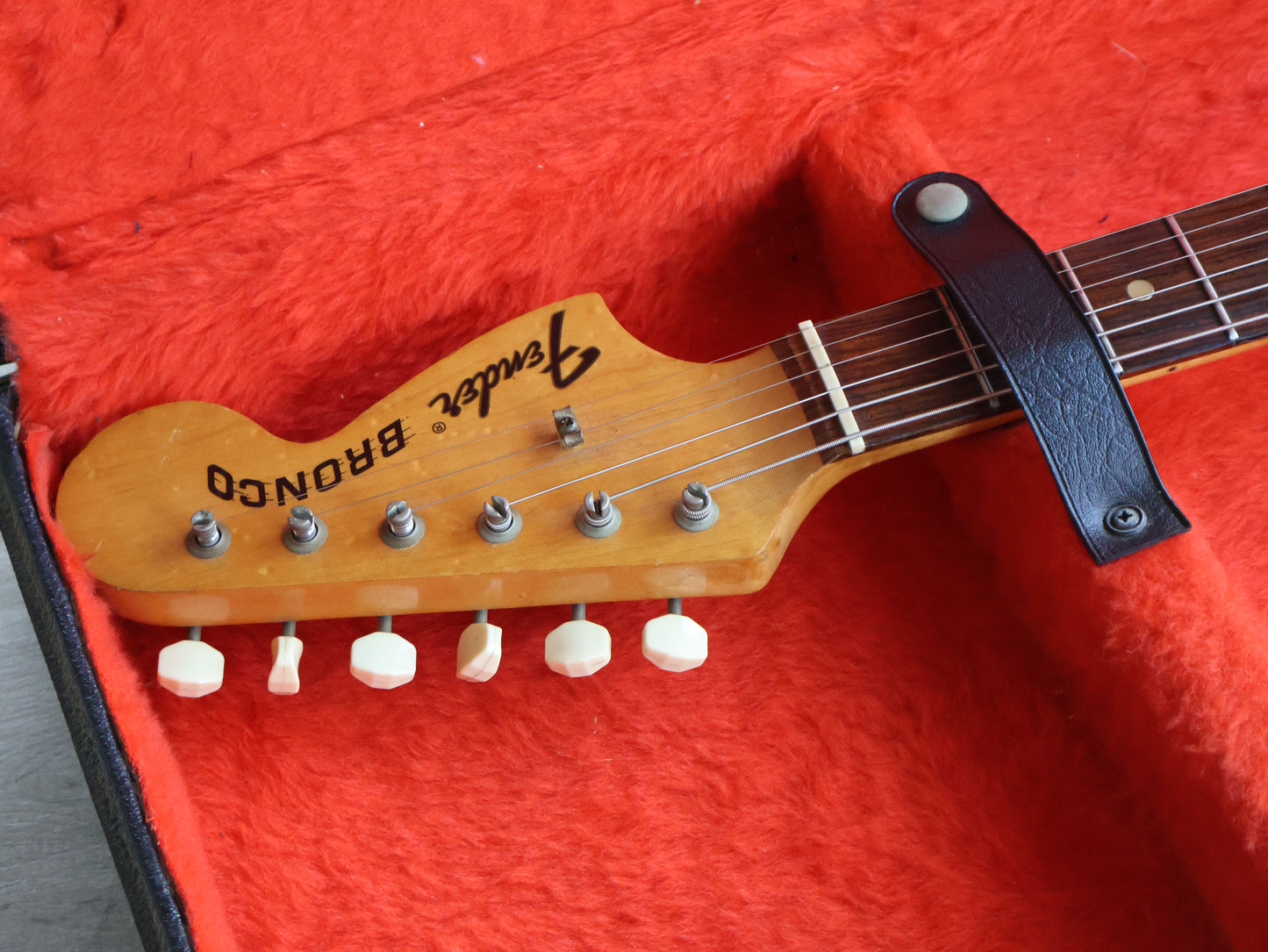 1976 Fender USA Bronco Short Scale (Fiesta Red)