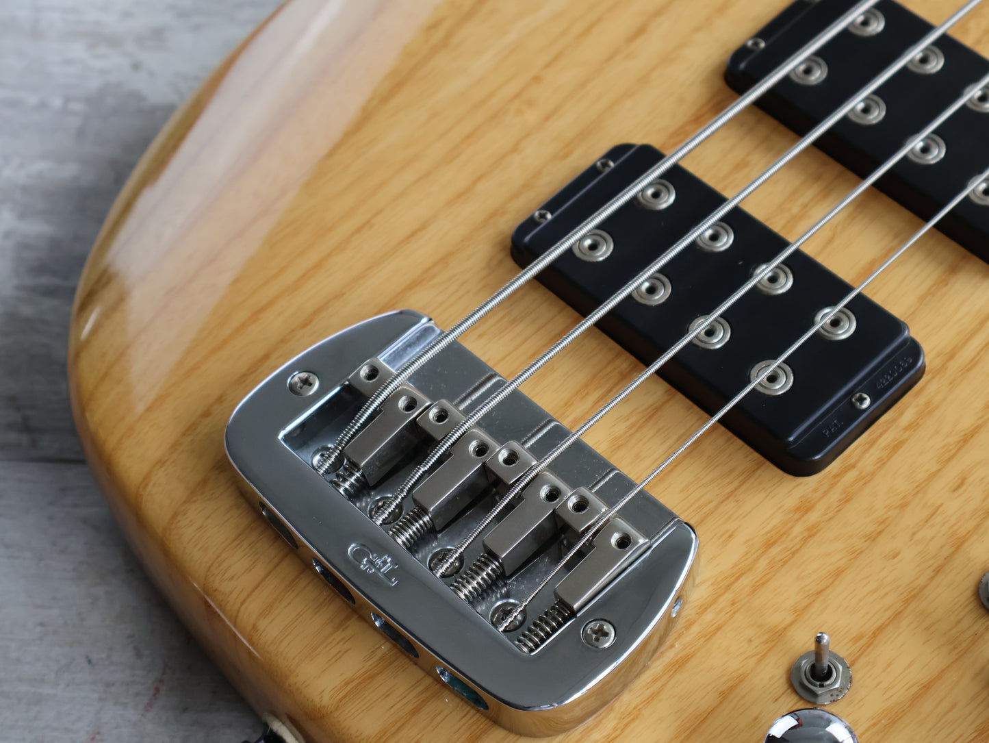 G&L Tribute Series L-2000 Bass (Natural)