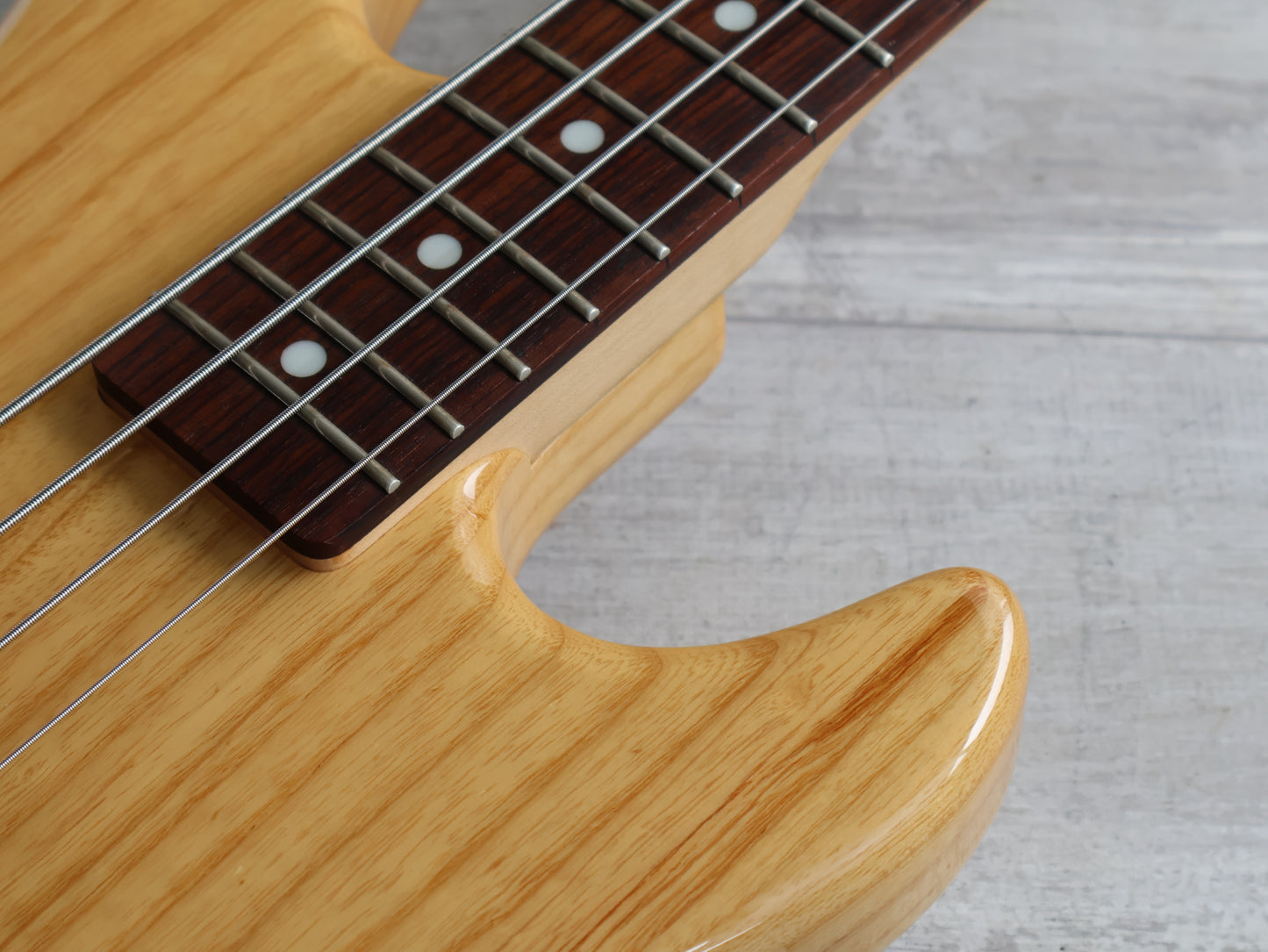 G&L Tribute Series L-2000 Bass (Natural)