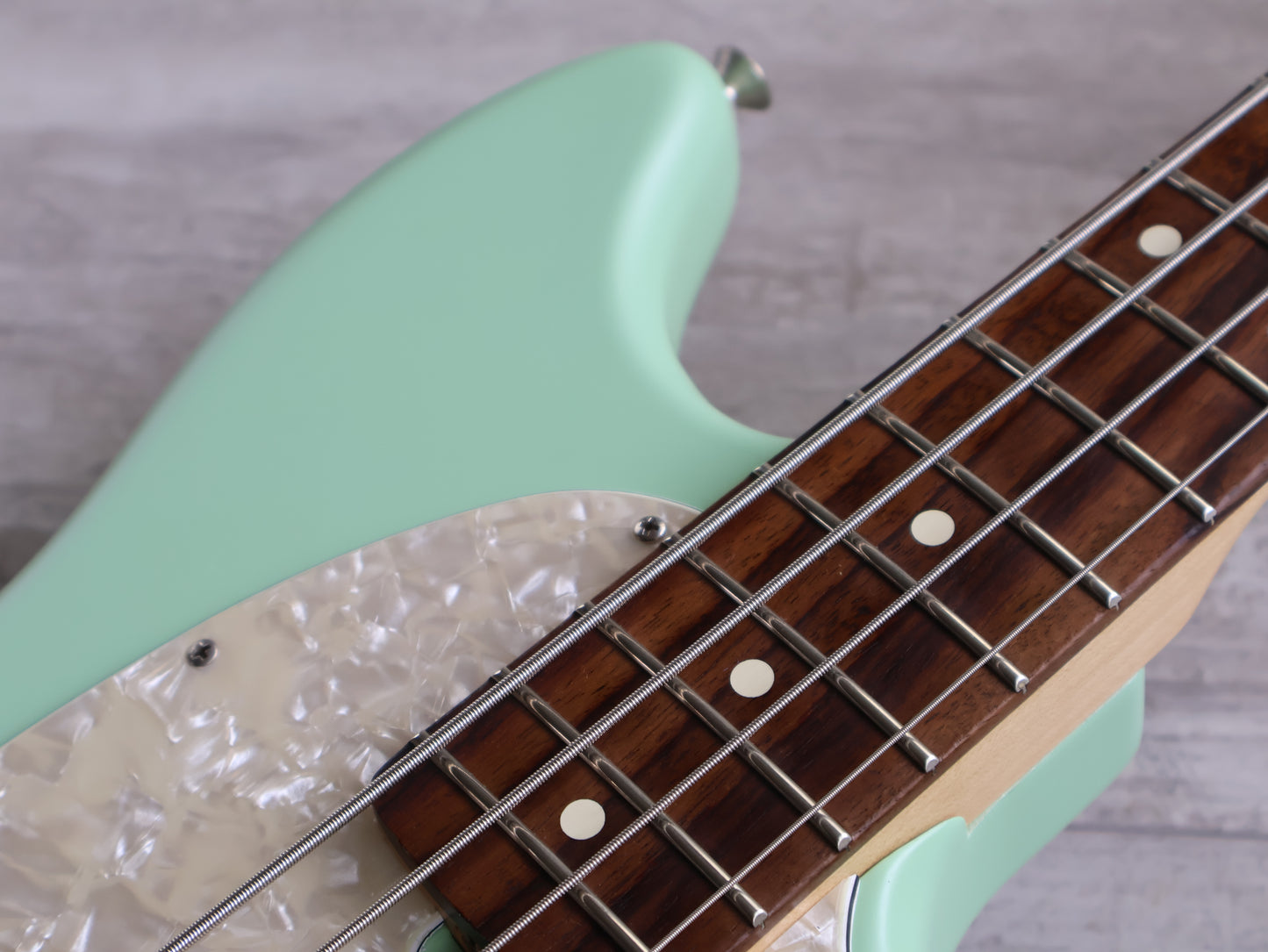 2020 Fender American Performer Mustang Bass (Satin Surf Green)