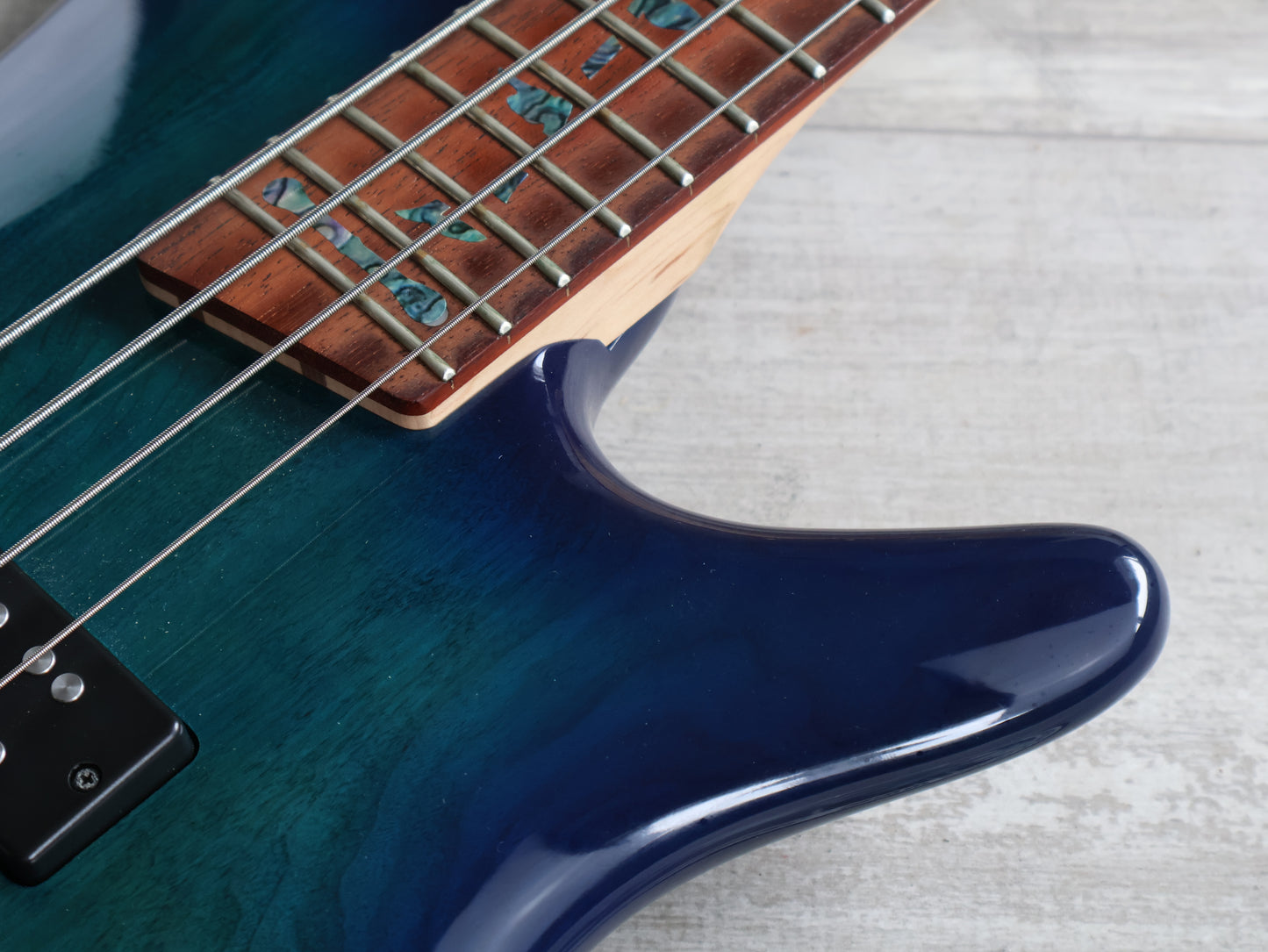 Ibanez SR370E SR Series Bass Guitar (Sapphire Blue)