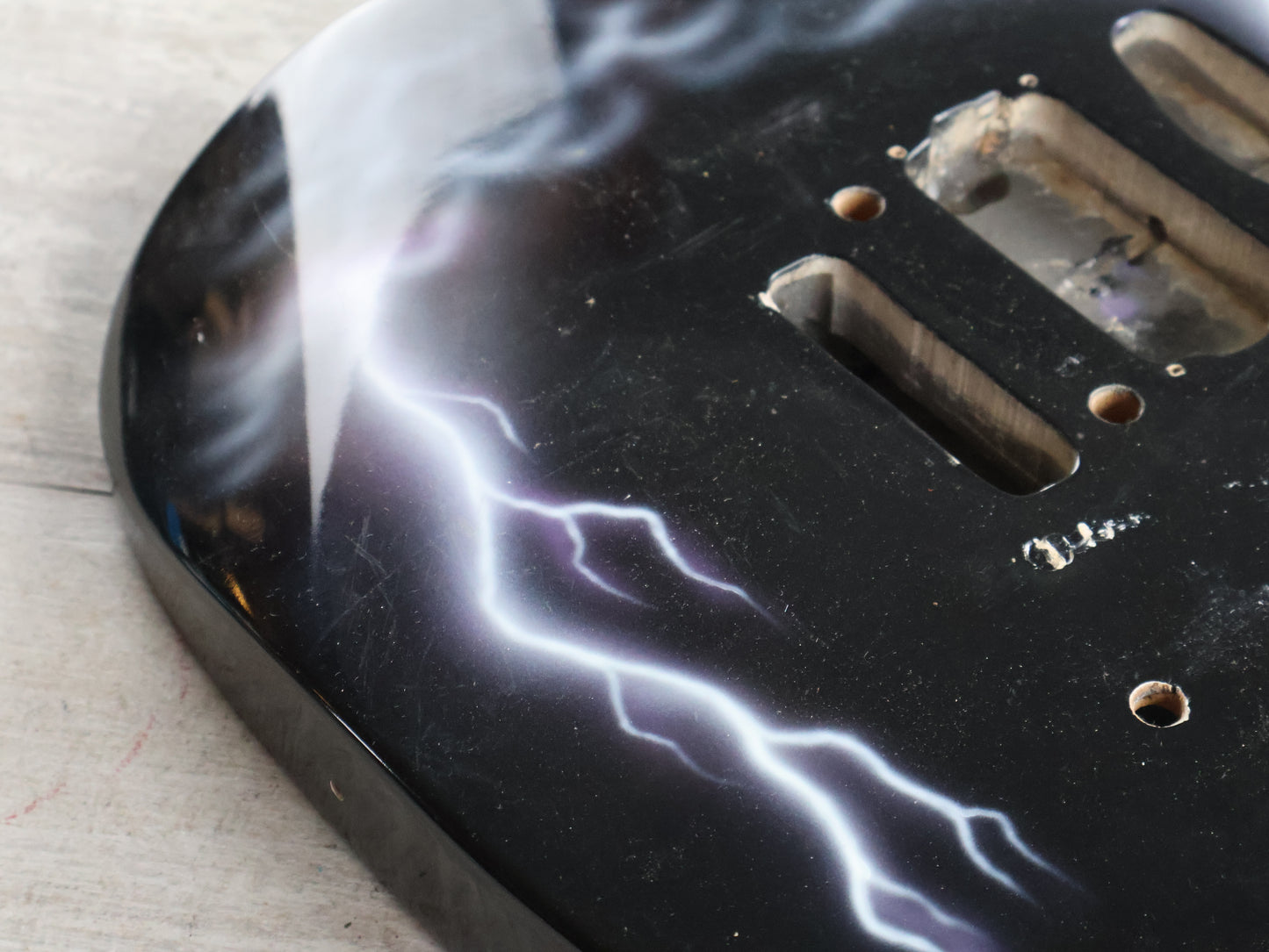 Unknown HSS Superstrat Body (Airbrushed Lighting Bolts)