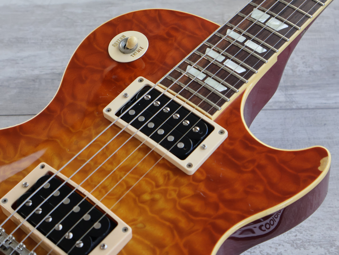 2004 History (by Fujigen Japan) ZLS100-CFS Les Paul Standard (Quilt Maple Sunburst)