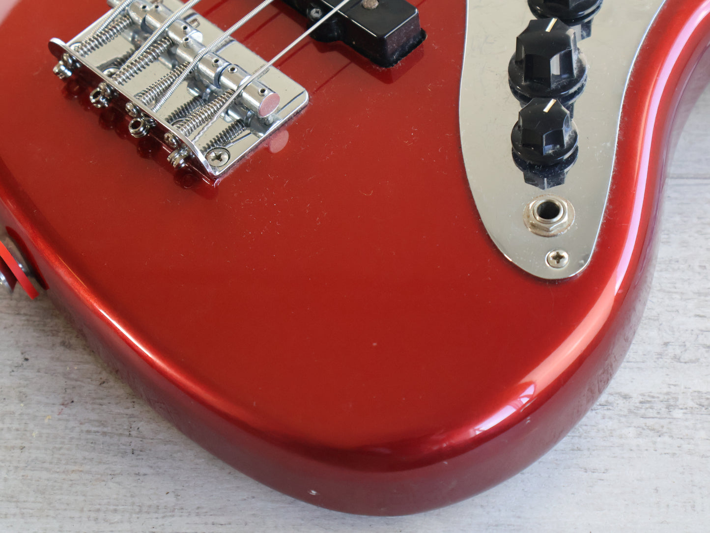 2018 Squier Vintage Modified Short Scale Jaguar Bass Special (Candy Apple Red)