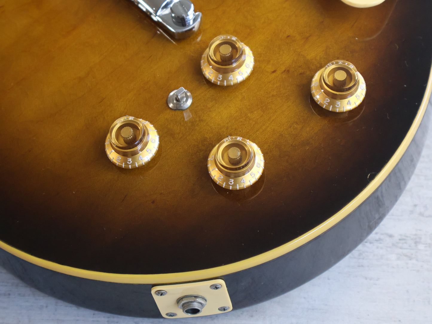 1977 Greco Japan EG-700 Les Paul Standard (Brown Sunburst)