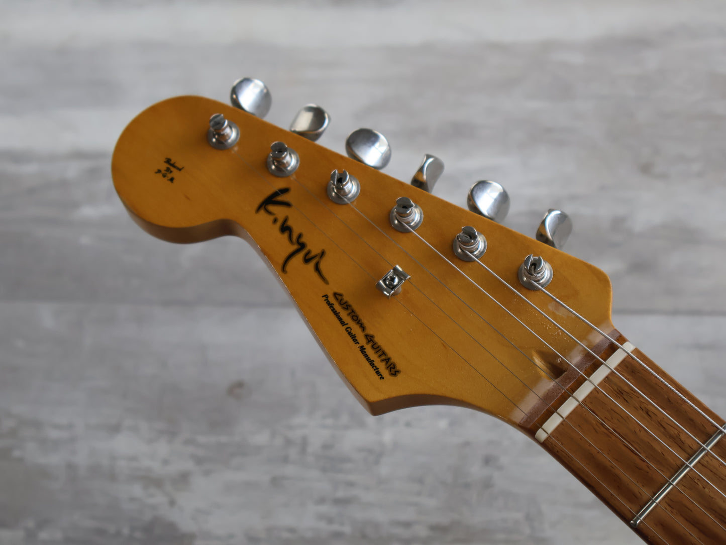 K.Nyui Custom Guitars (by PGM Japan) Left Handed '62 Reissue Stratocaster (Sunburst)