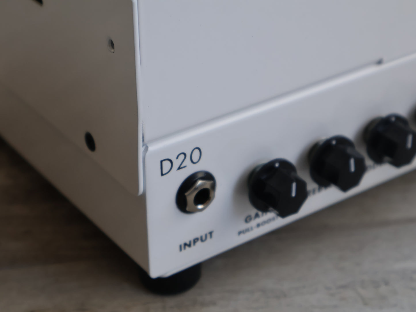 REVV D20 Lunchbox All-Tube Amp w/Built-in Torpedo Reactive Load (White)