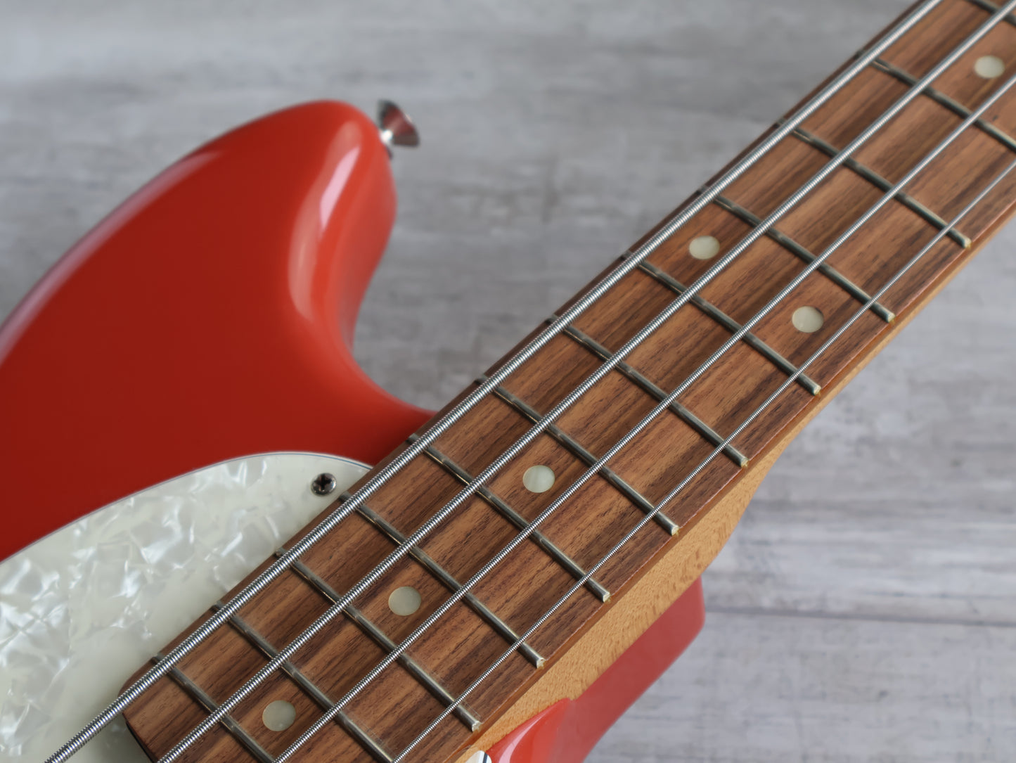 Fender Vintera '60s Mustang Bass (Fiesta Red)