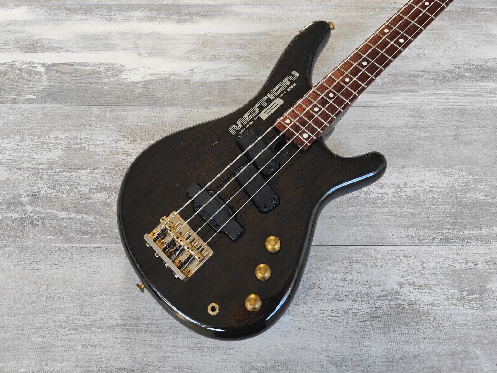 1986 Yamaha Japan MB-III Motion B Short Scale Bass (Trans