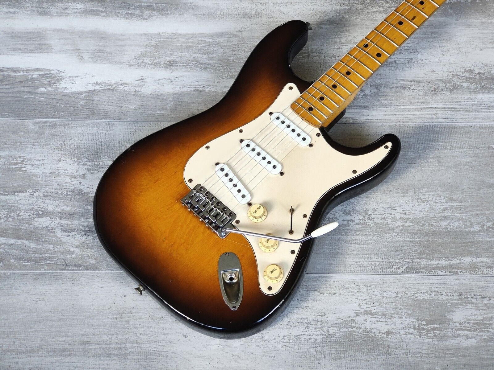 1977 Navigator (by ESP Japan) Esparto SP-01 Stratocaster (Brown Sunburst)