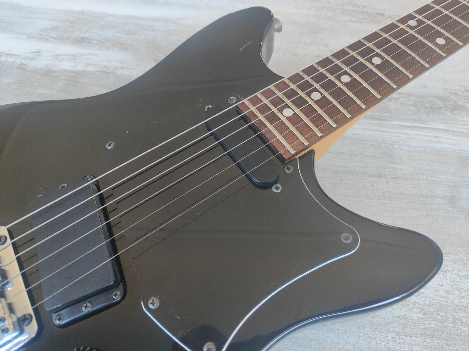 1990 Heartfield (by Fender Japan) RR-7 