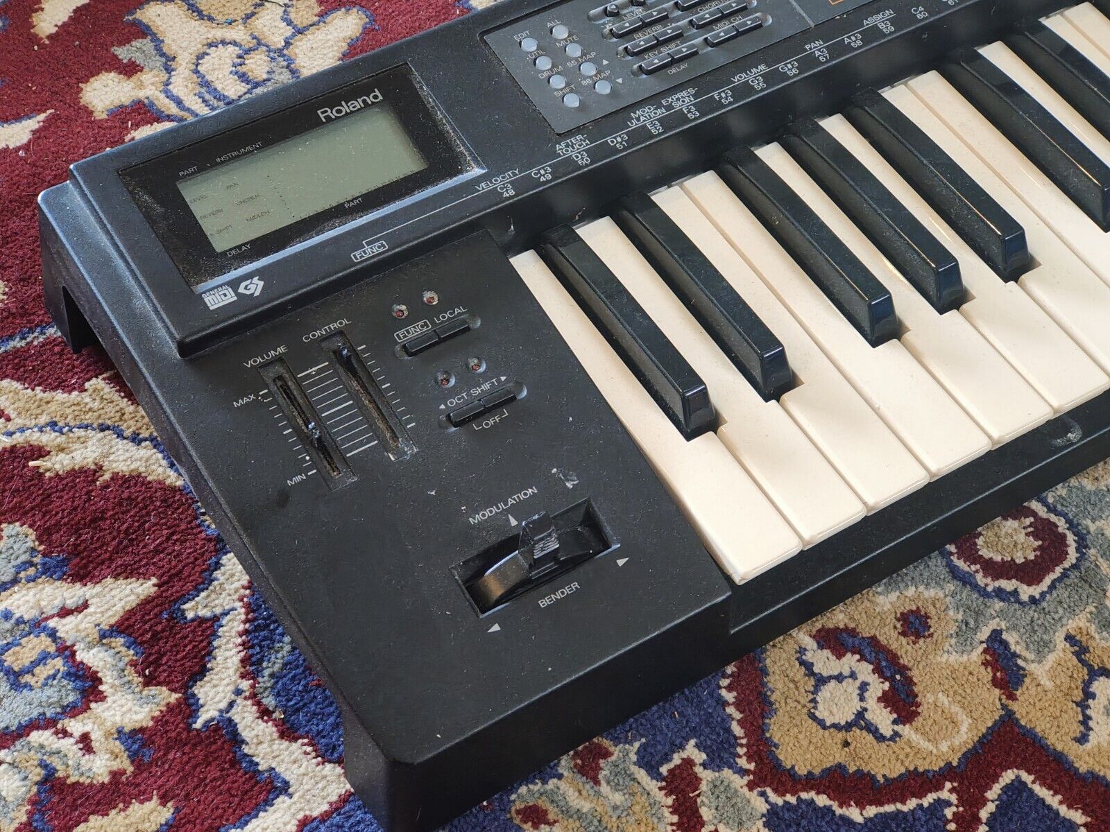 Vintage Roland SK-88 Sound Canvas Pro Japan Electronic Keyboard Synthesiser