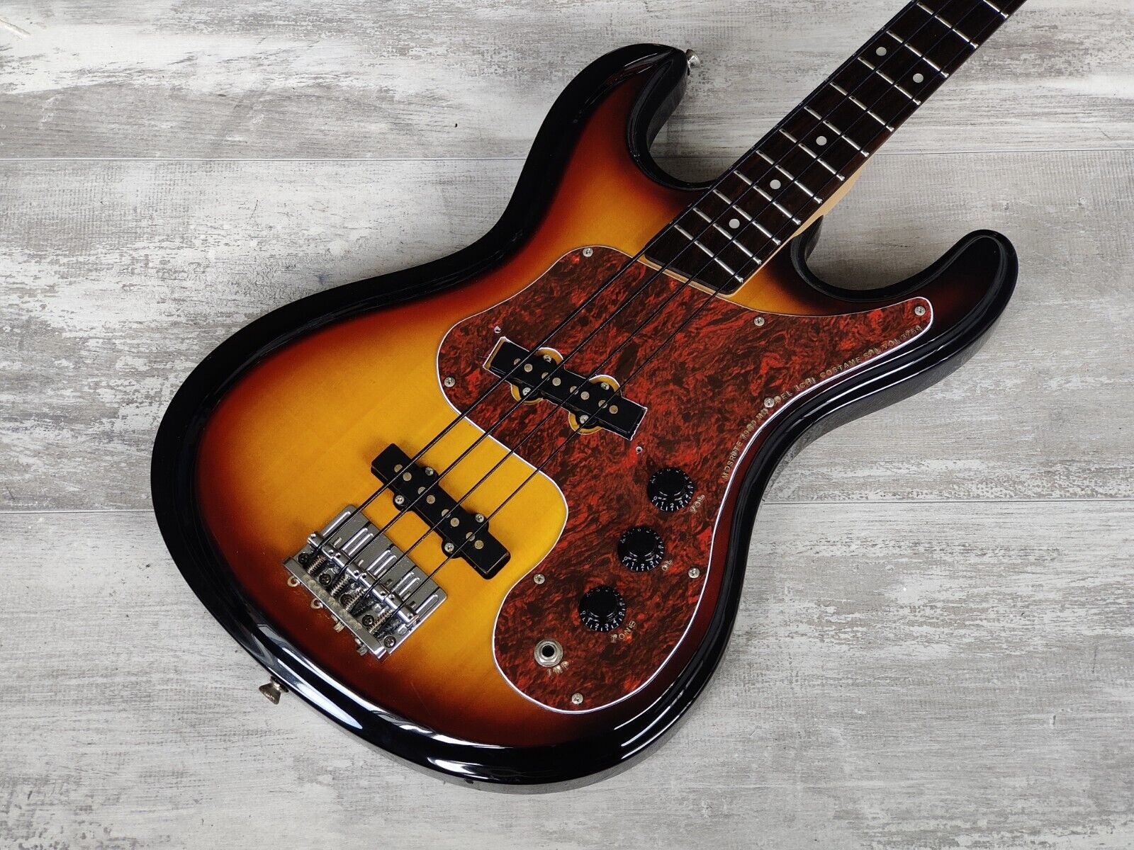 Aria Diamond Mosrite Style DMB380 Bass Guitar (Sunburst)