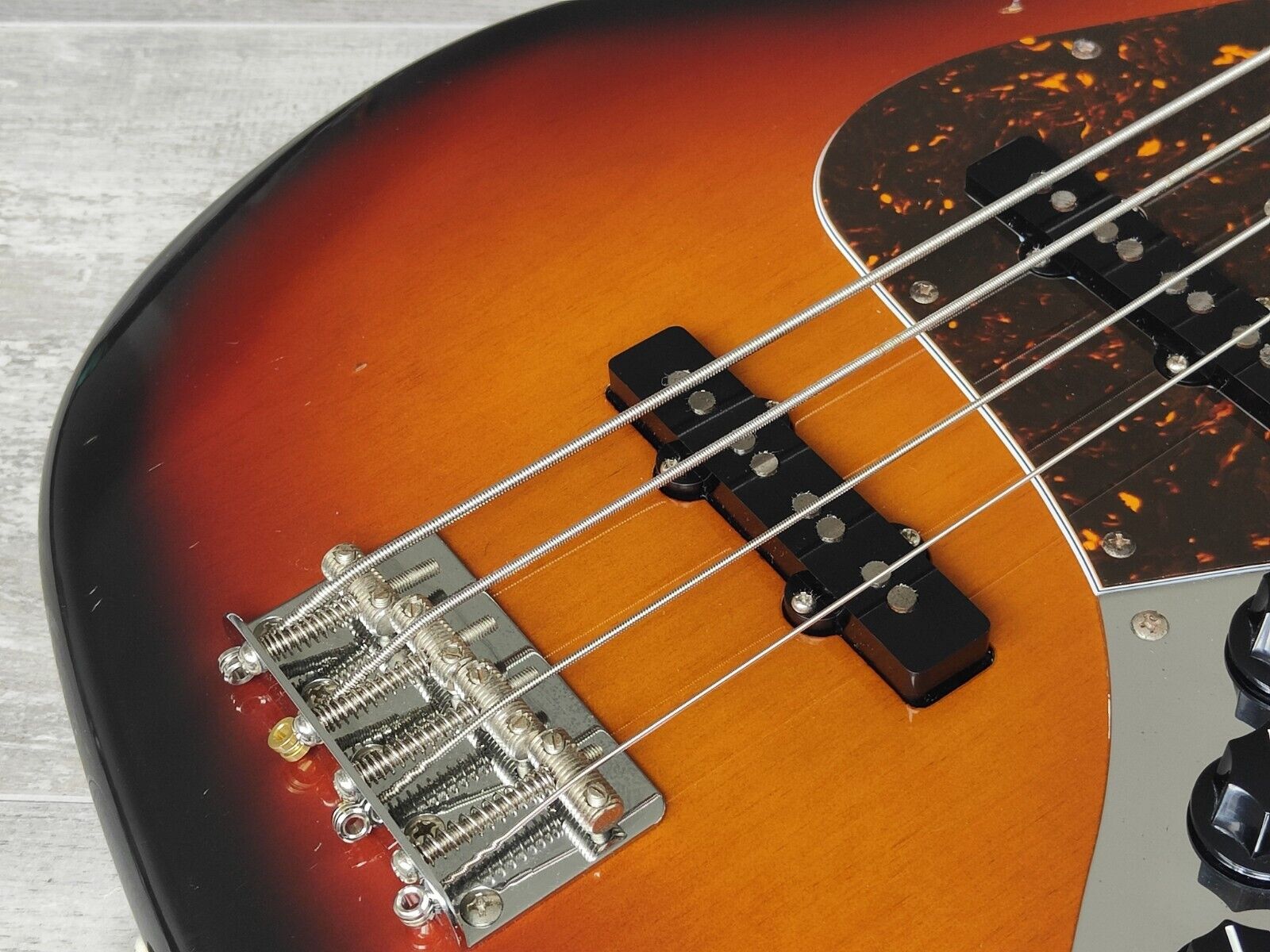 2010 Cool Z (Fujigen) ZJB-1R Jazz Bass (Sunburst) – Cool Old Guitars