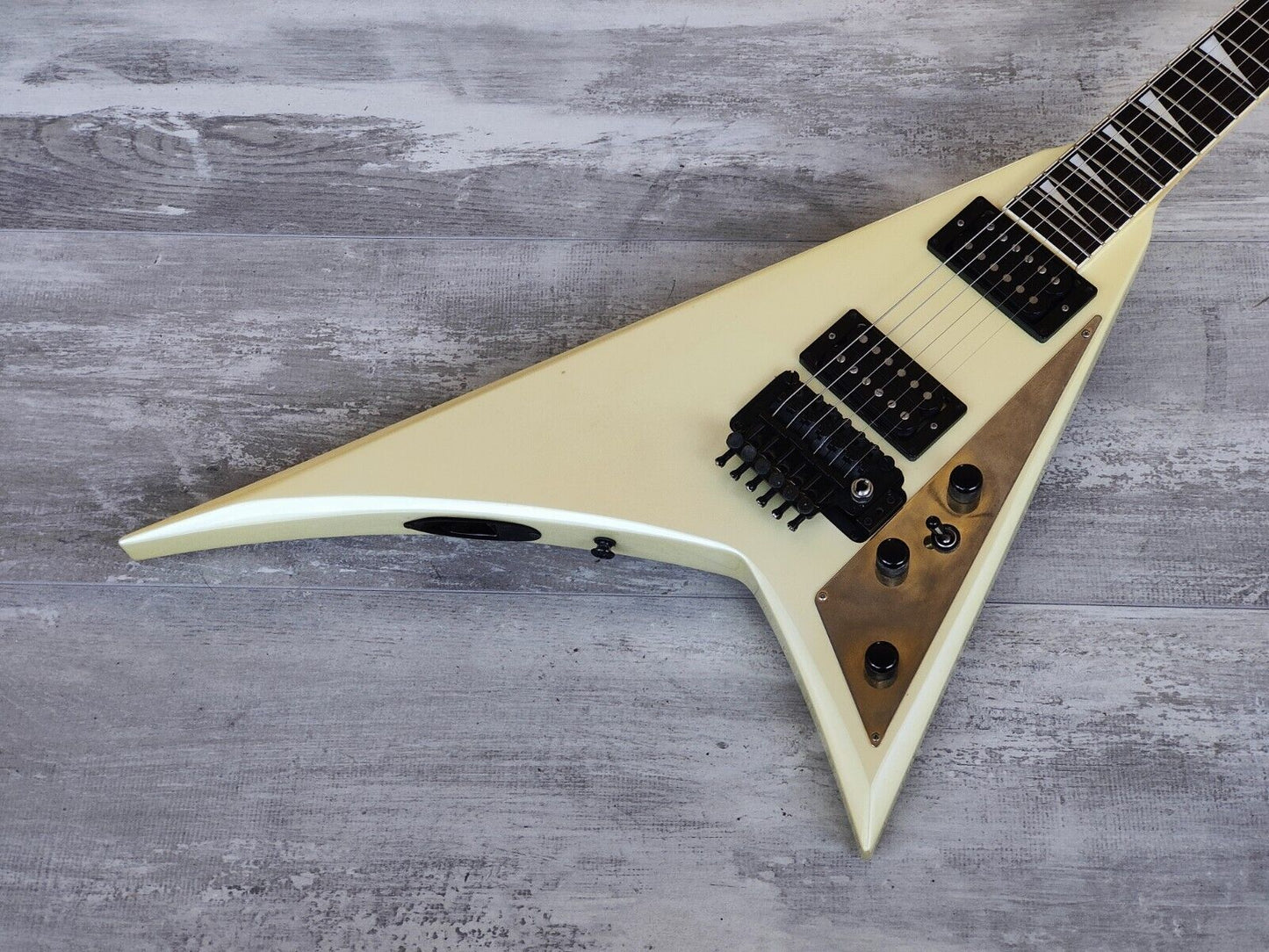 1986 Fernandes Japan JS-100 Rhoads Flying V (White)