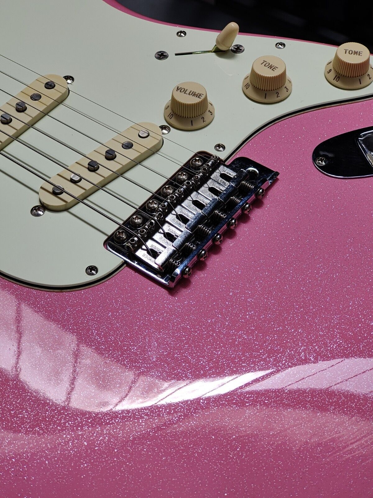 2016 Fender Japan Classic 60's Stratocaster w/USA Texas Special's (Sparkle  Pink)