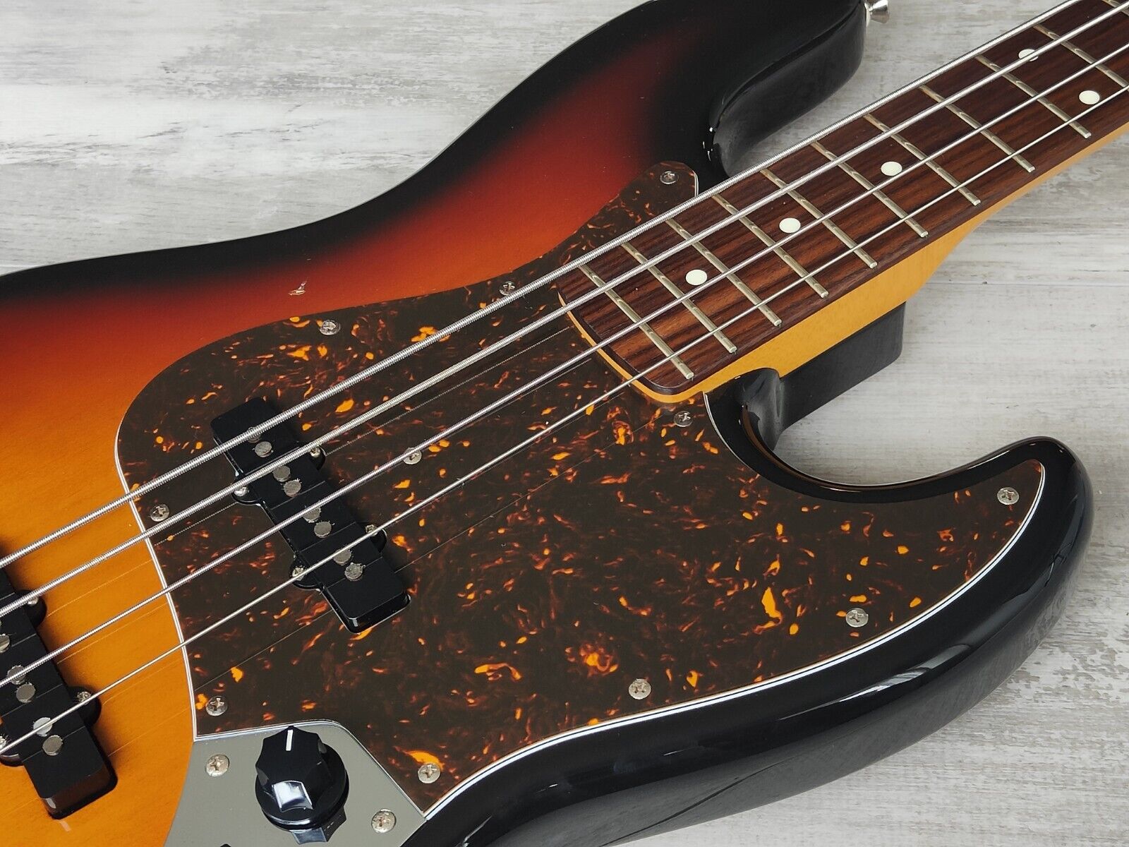 2010 Cool Z (Fujigen) ZJB-1R Jazz Bass (Sunburst) – Cool Old Guitars