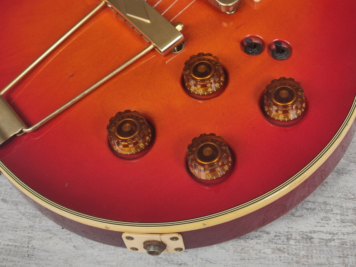 1982 Aria Pro II (Matsumoku) PE-R100 Single Cutaway (Cherry Sunburst)