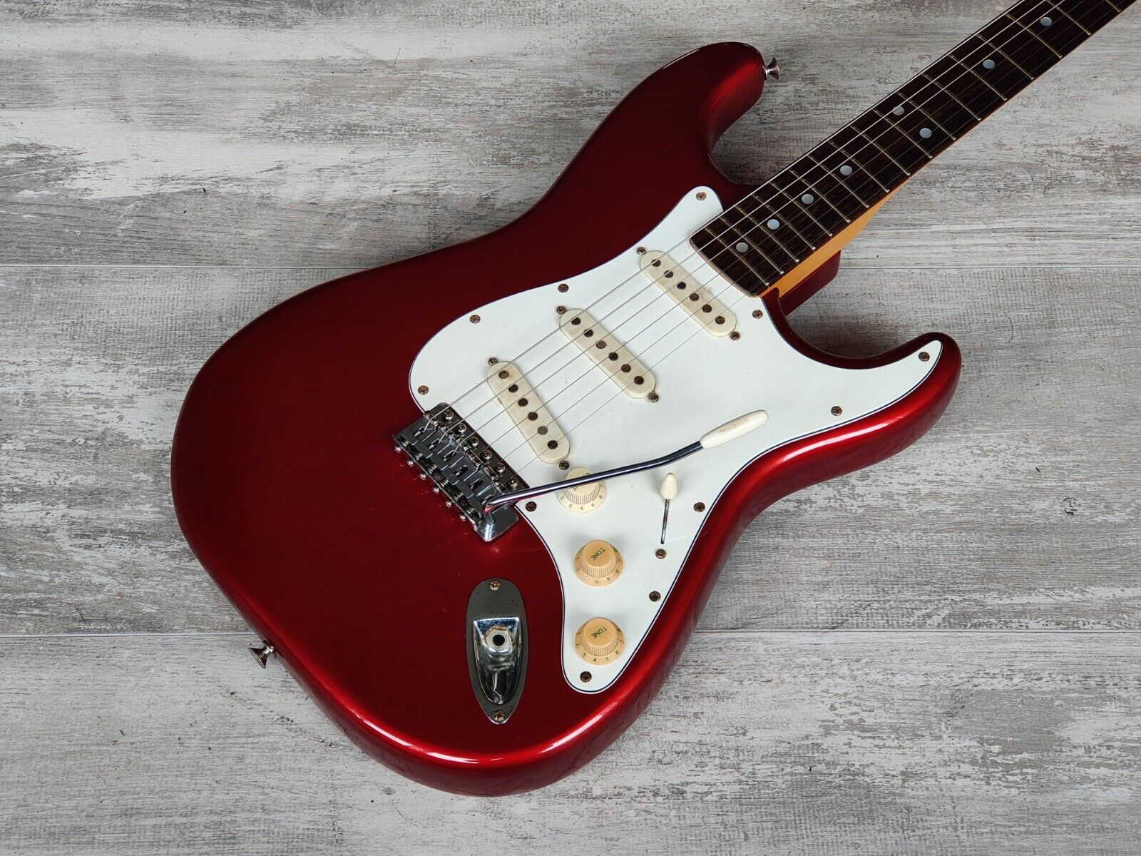 1983 Tokai Japan SS-40 Silver Star Stratocaster (Candy Apple Red 